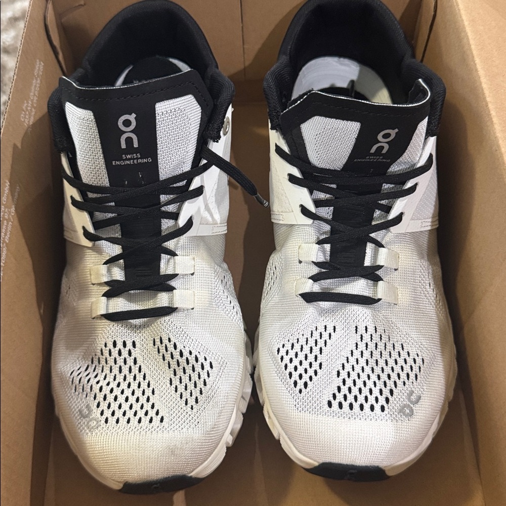 White Athletic Sneakers Size 8W - Picture 3 of 4